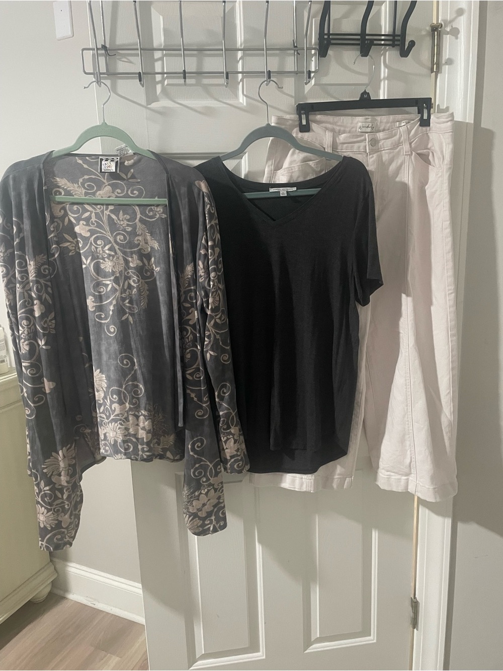 Gray xl V-Neck top Top wonderly cropped cream jeans wide sz14 cardigan xl